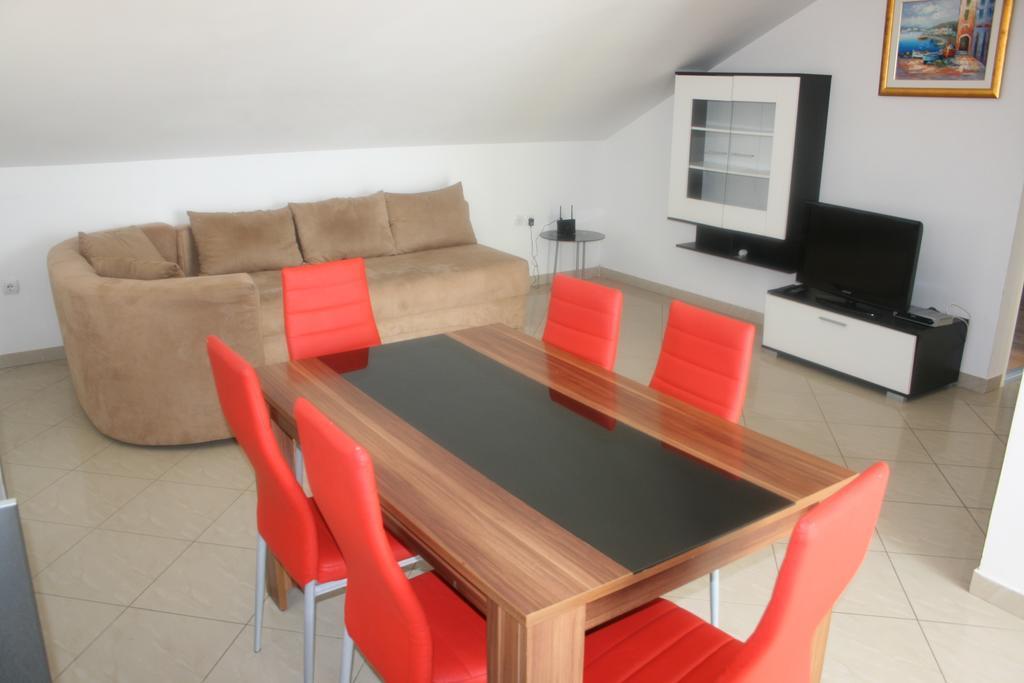 Apartments Diva Novalja Luaran gambar