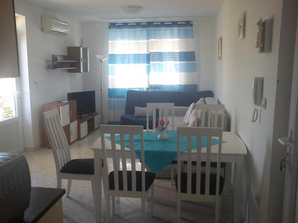 Apartments Diva Novalja Bilik gambar