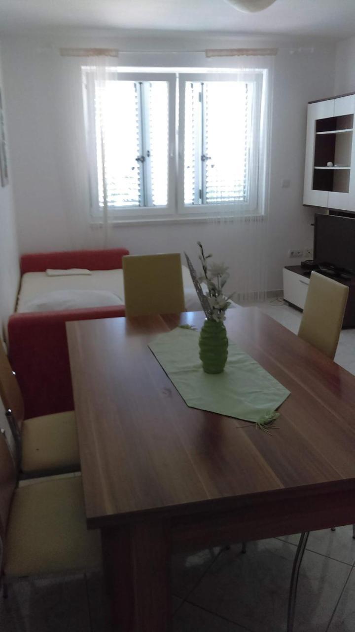 Apartments Diva Novalja Luaran gambar