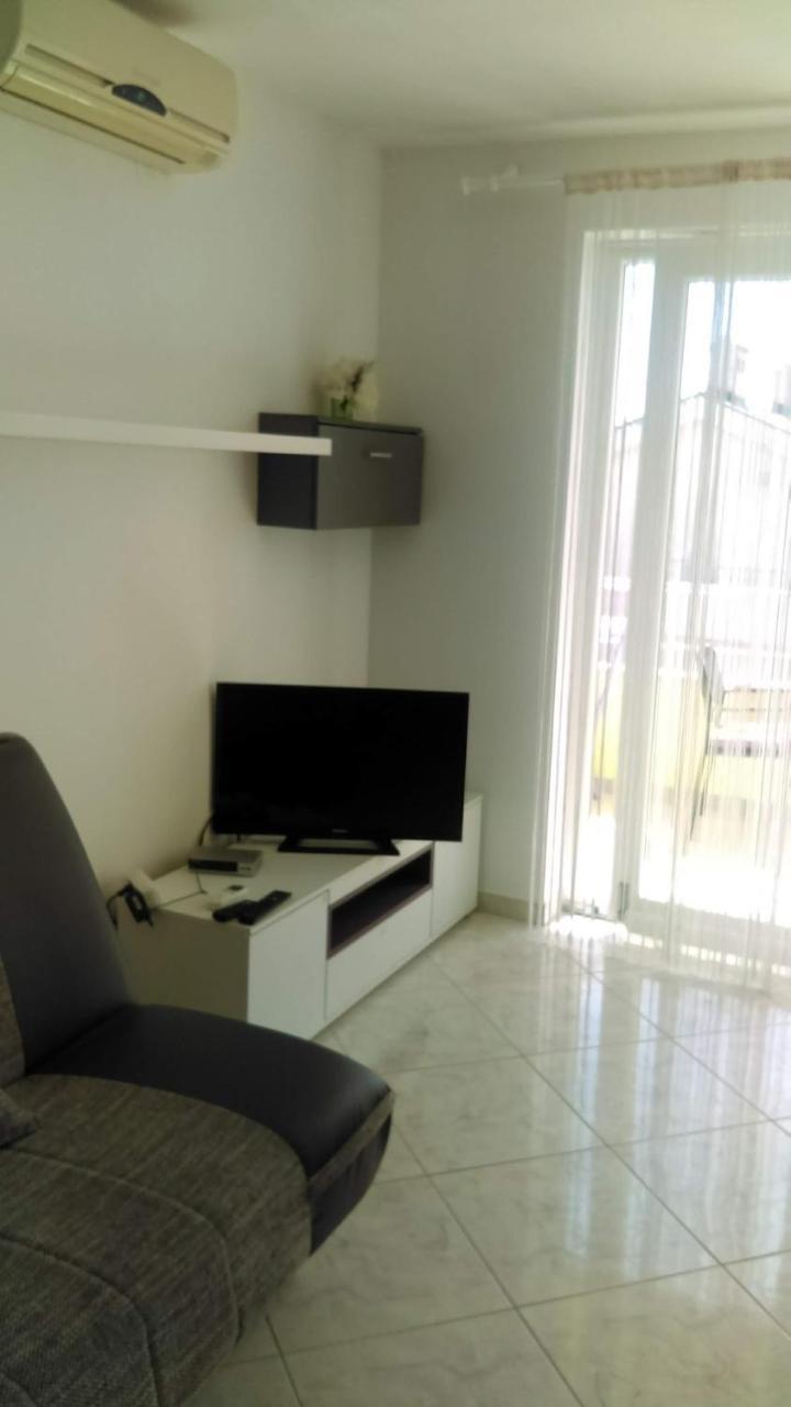 Apartments Diva Novalja Luaran gambar